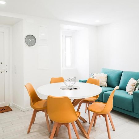Nazare One Bedroom, 2 Mins From The Beach Exterior photo